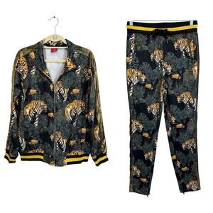 Victorious Floral Tiger Track Suit Green Medium